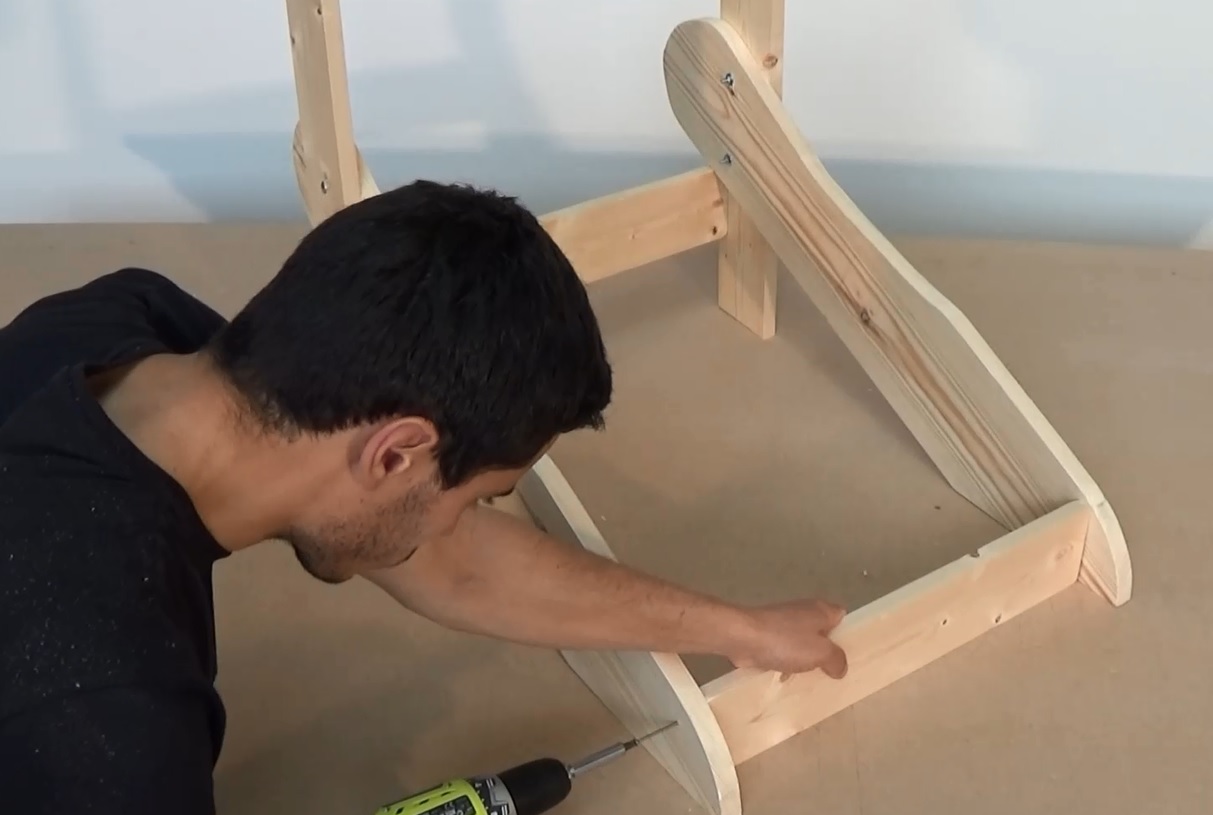 Comment faire une chaise de jardin - EP03 - Visser Malin