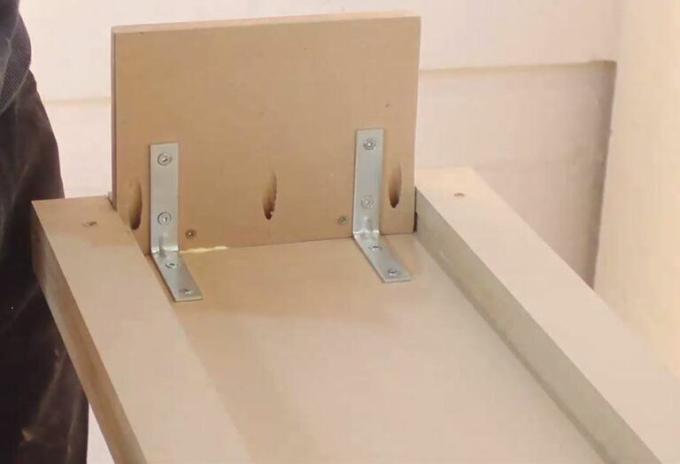 Comment fabriquer une table de lit (table d'appoint) - EP19 - Visser Malin
