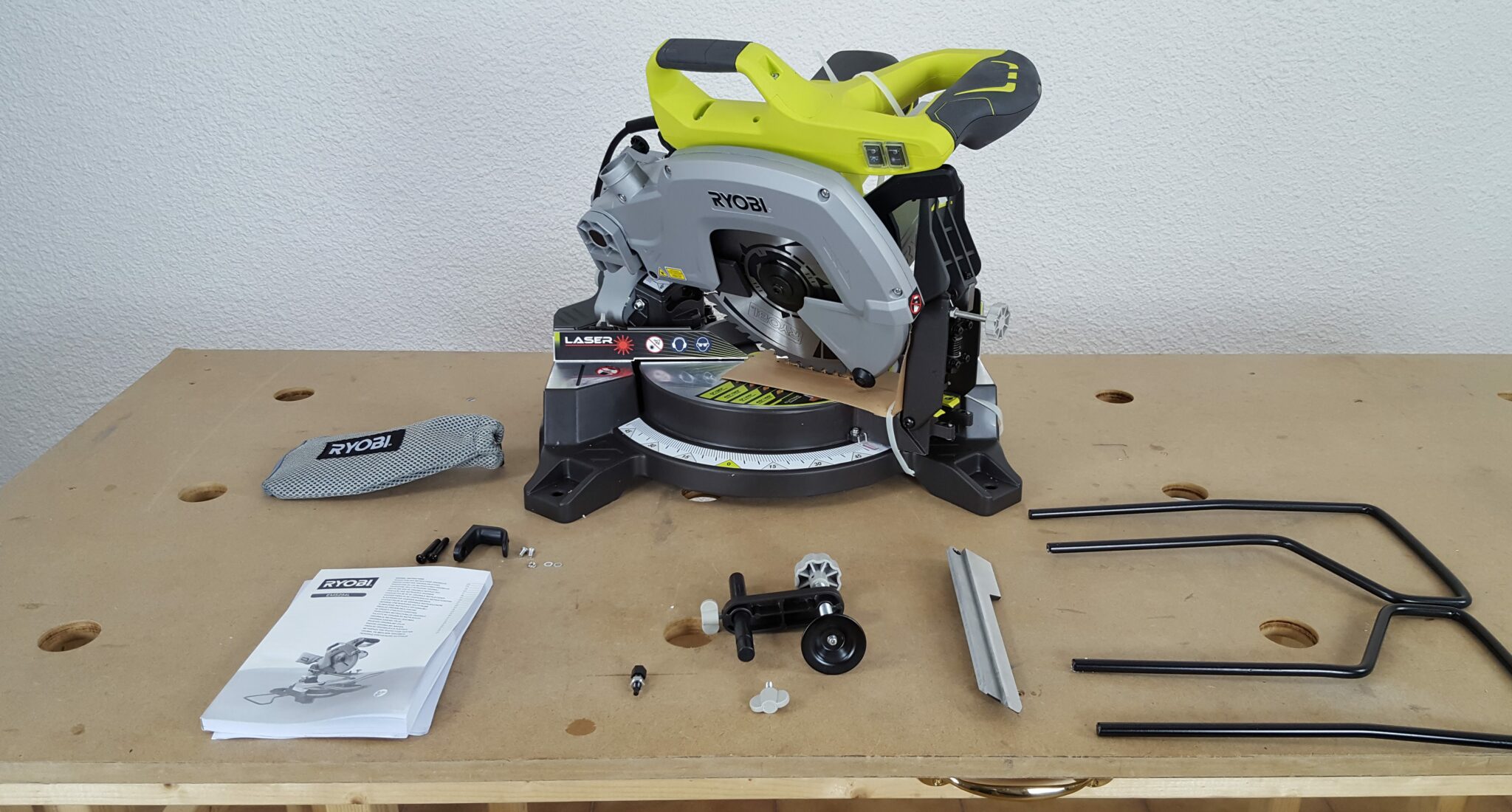 Pack RYOBI Scie à coupe d'onglets radiale électrique - 1500W - 216mm