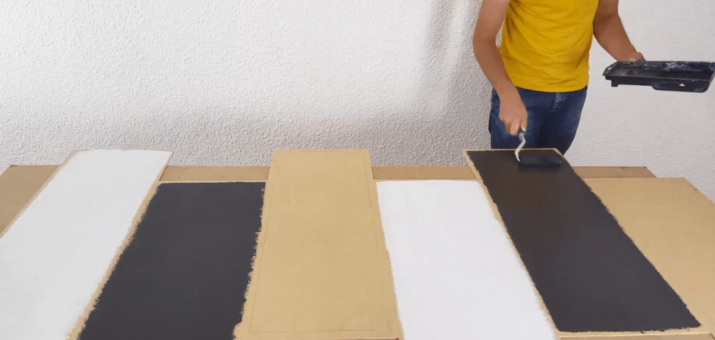 mise en peinture du fond du meuble